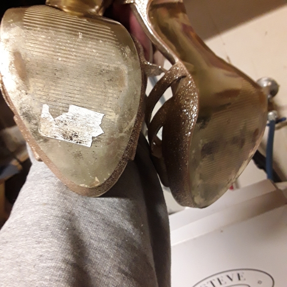 Steve Madden Haylow-G Gold Glitter Heels - Picture 4 of 5